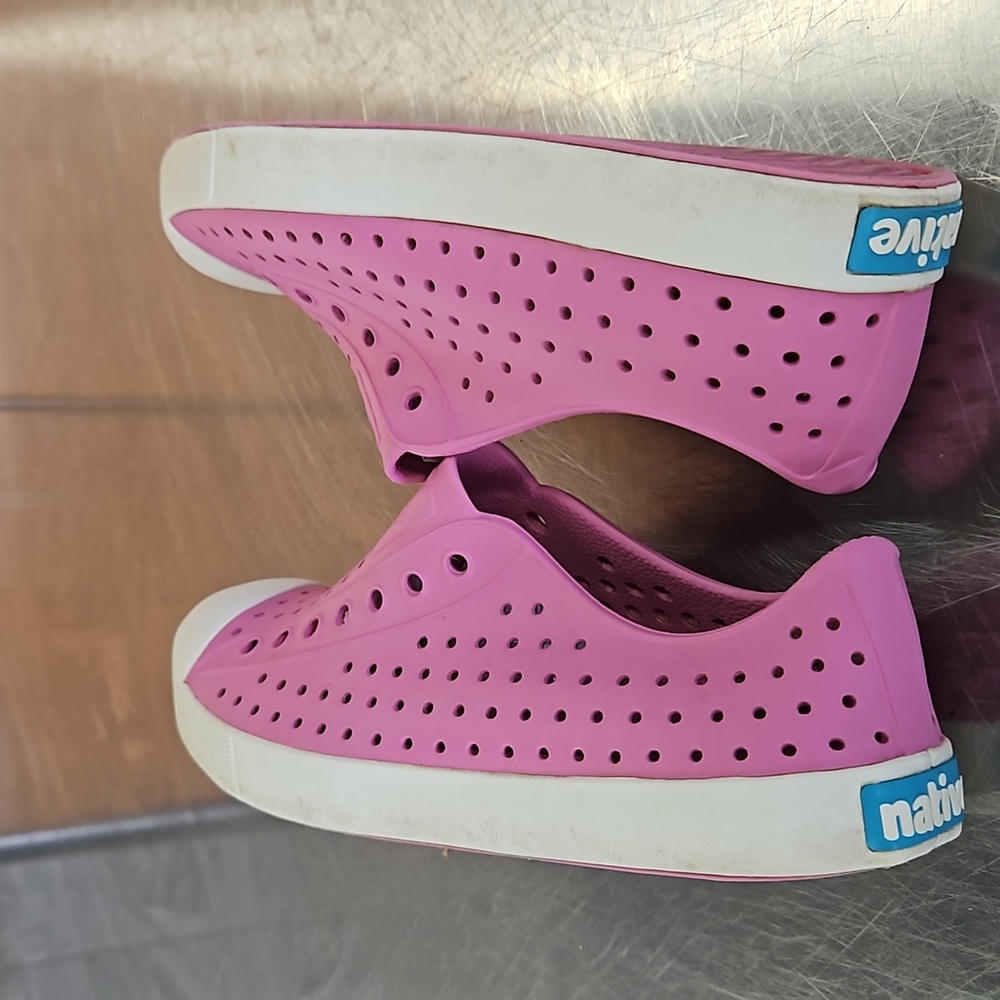 Native Pink Water Shoes - Picture 5 of 6